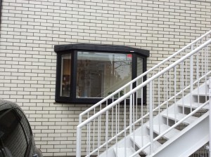 Fビル雨漏り工事出窓→FIX窓